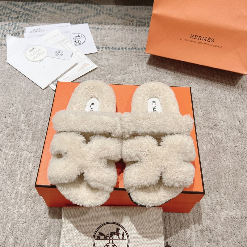 H**mes slippers